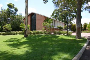 Saint_Thomas_More_Church_1.jpg